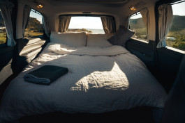 Mercedes-Benz V-Class campaign – photography Tobias Gromatzki, retouching Phillip Wurzbach 