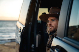 Mercedes-Benz V-Class campaign – photography Tobias Gromatzki, retouching Phillip Wurzbach 
