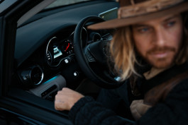 Mercedes-Benz V-Class campaign – photography Tobias Gromatzki, retouching Phillip Wurzbach 